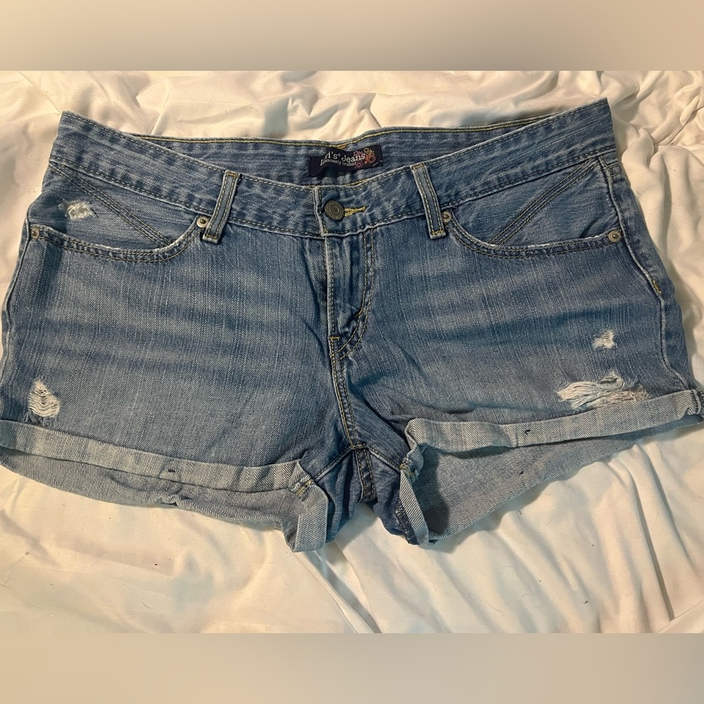 Juniors Levi’s Denim Shorts